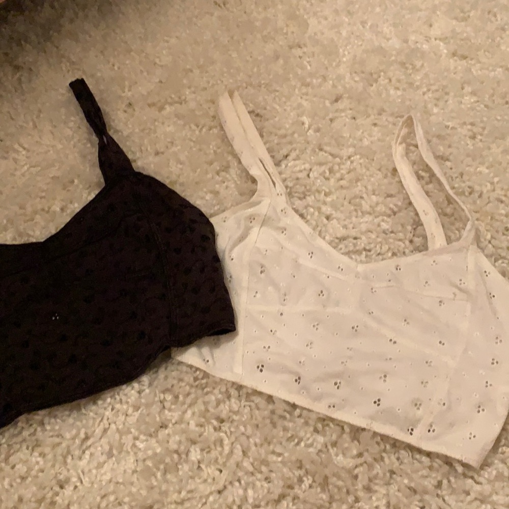 Two roxy crop tops